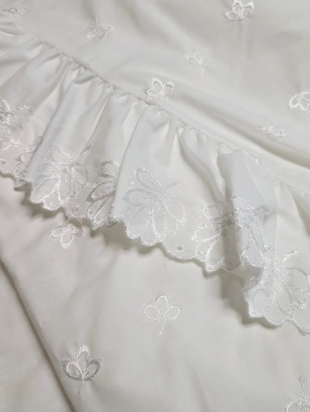 Classic Traditions JCPenney White Embroidered Curtain Set 2 Panels & Valance