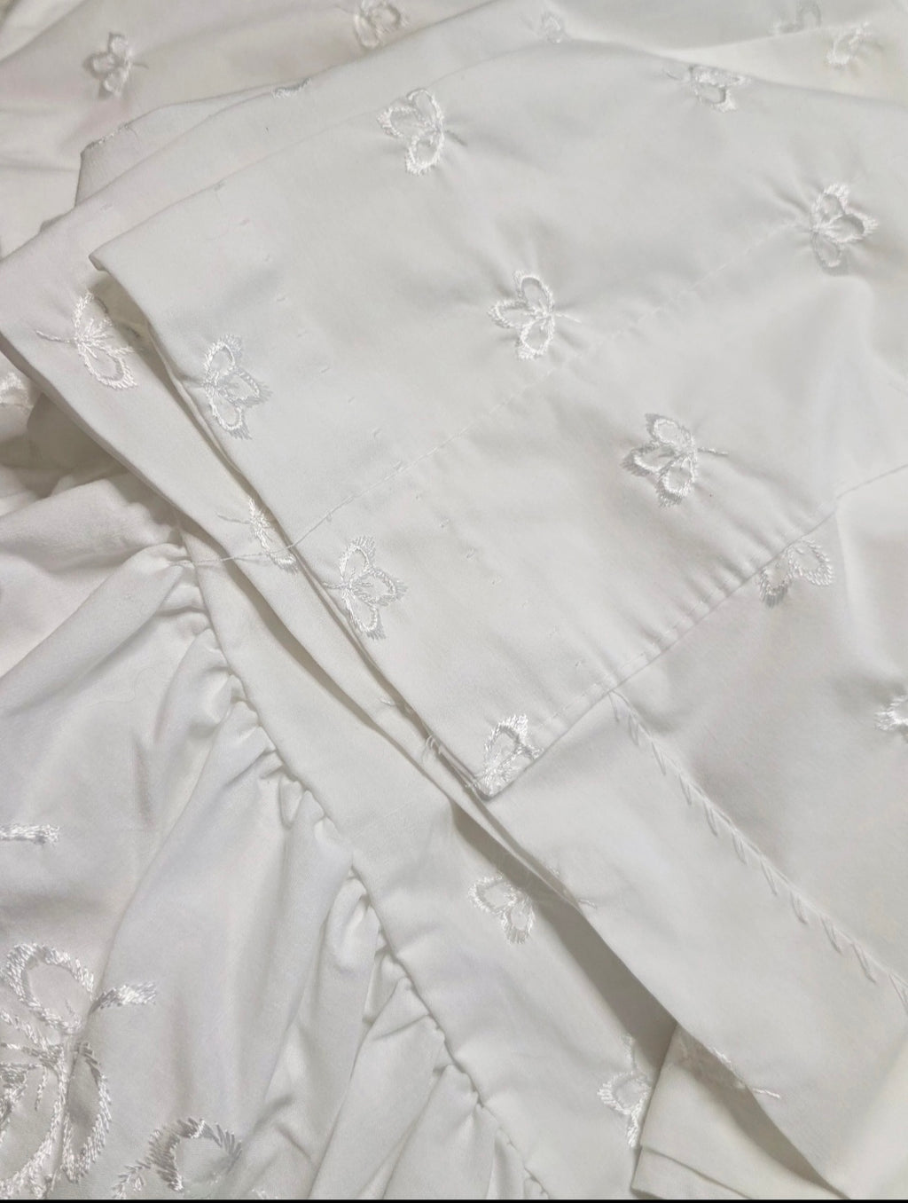 Classic Traditions JCPenney White Embroidered Curtain Set 2 Panels & Valance