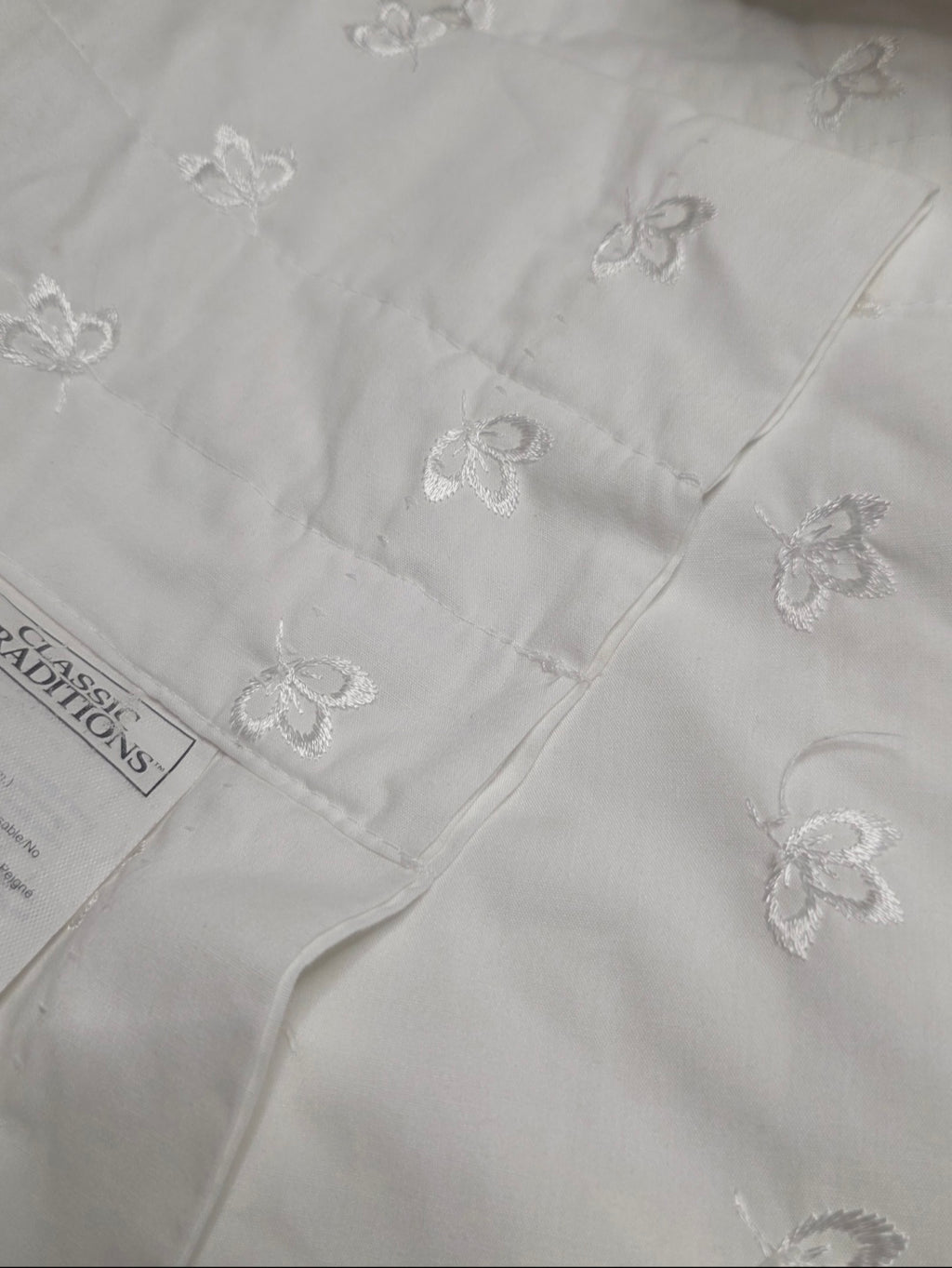Classic Traditions JCPenney White Embroidered Curtain Set 2 Panels & Valance