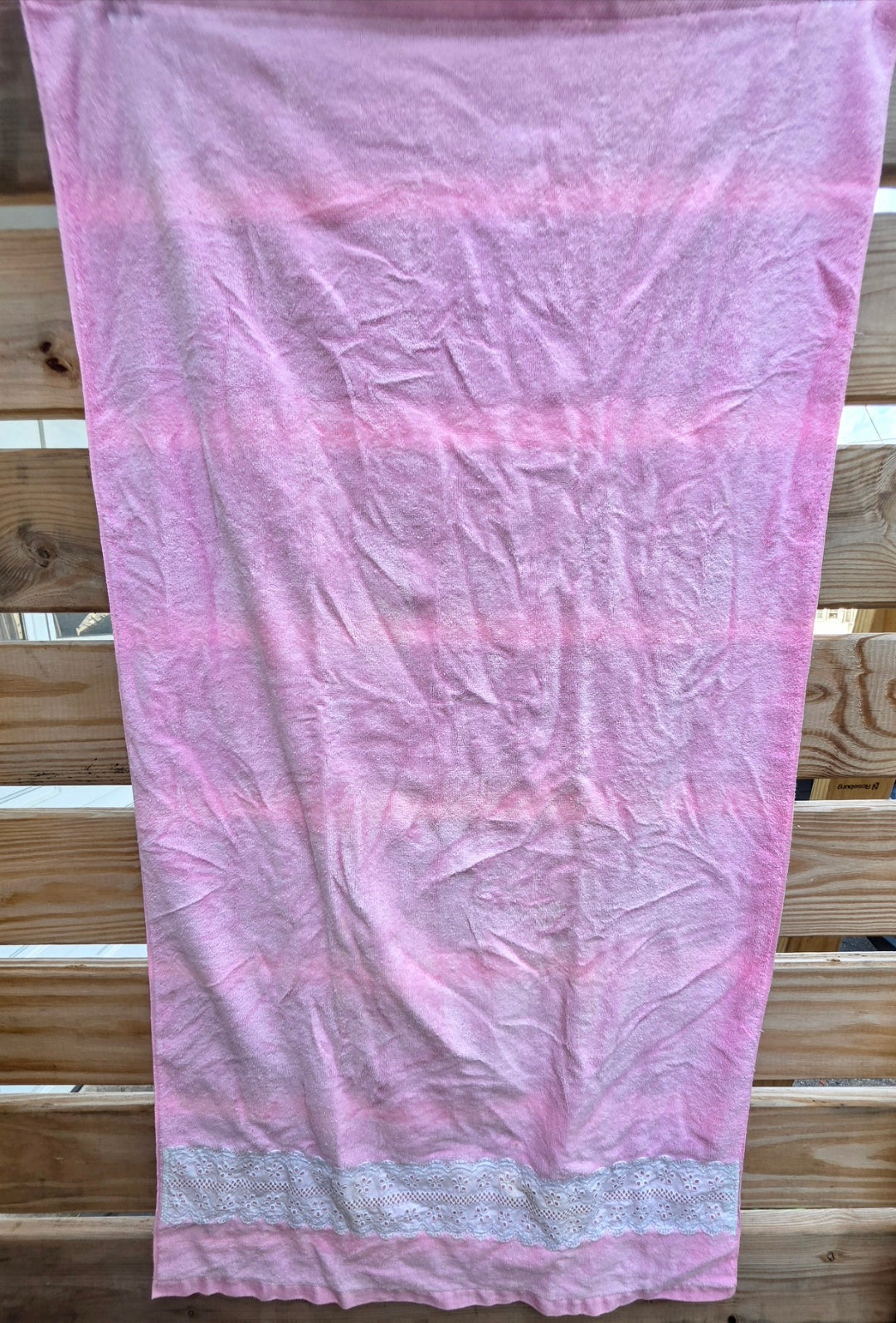 Vintage Fieldcrest Pink Bath Towel Lace Trim 26x48 Cotton USA Cottagecore
