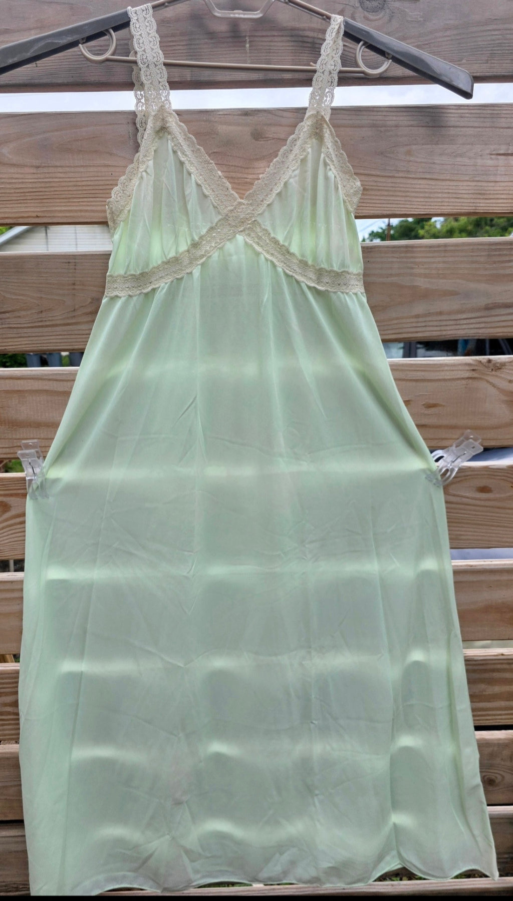 Vintage Miss Elaine Mint Green Nylon Nightgown Lace Trim Women's Medium USA Sleepwear