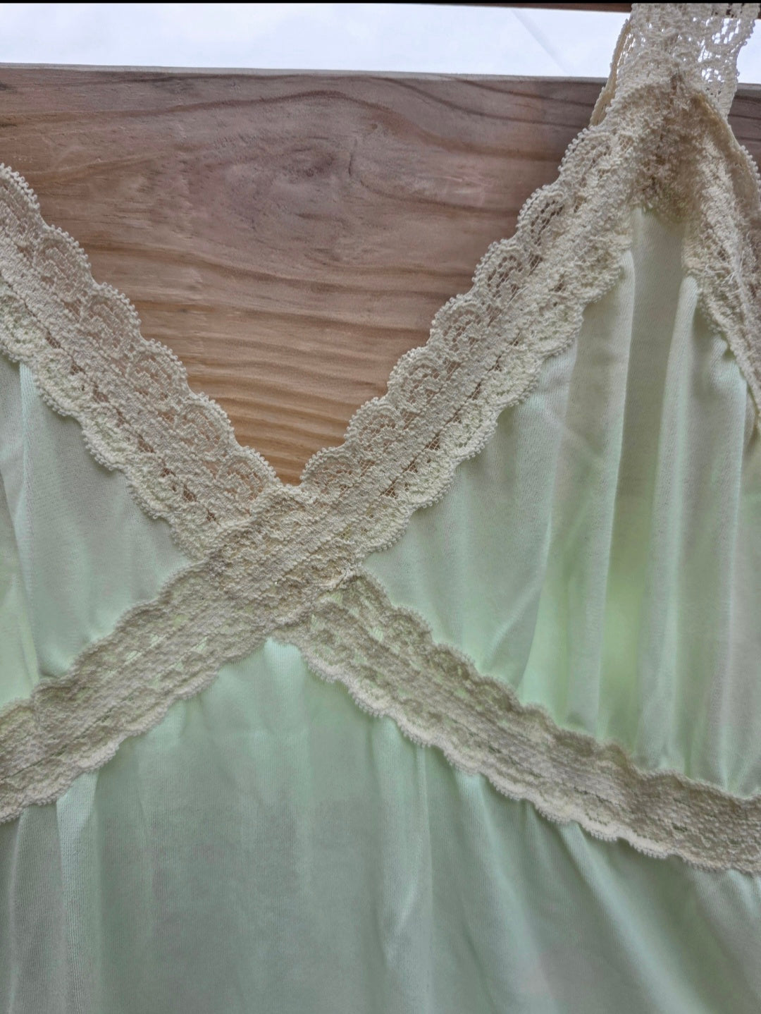 Vintage Miss Elaine Mint Green Nylon Nightgown Lace Trim Women's Medium USA Sleepwear