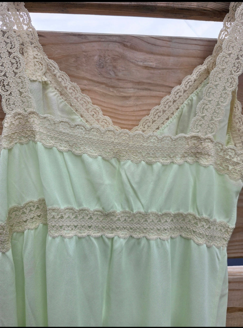 Vintage Miss Elaine Mint Green Nylon Nightgown Lace Trim Women's Medium USA Sleepwear