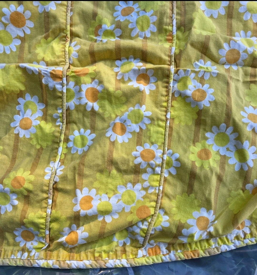 Vintage 1970s Daisy Floral Flower Power Bedspread Yellow White  Retro Hippie