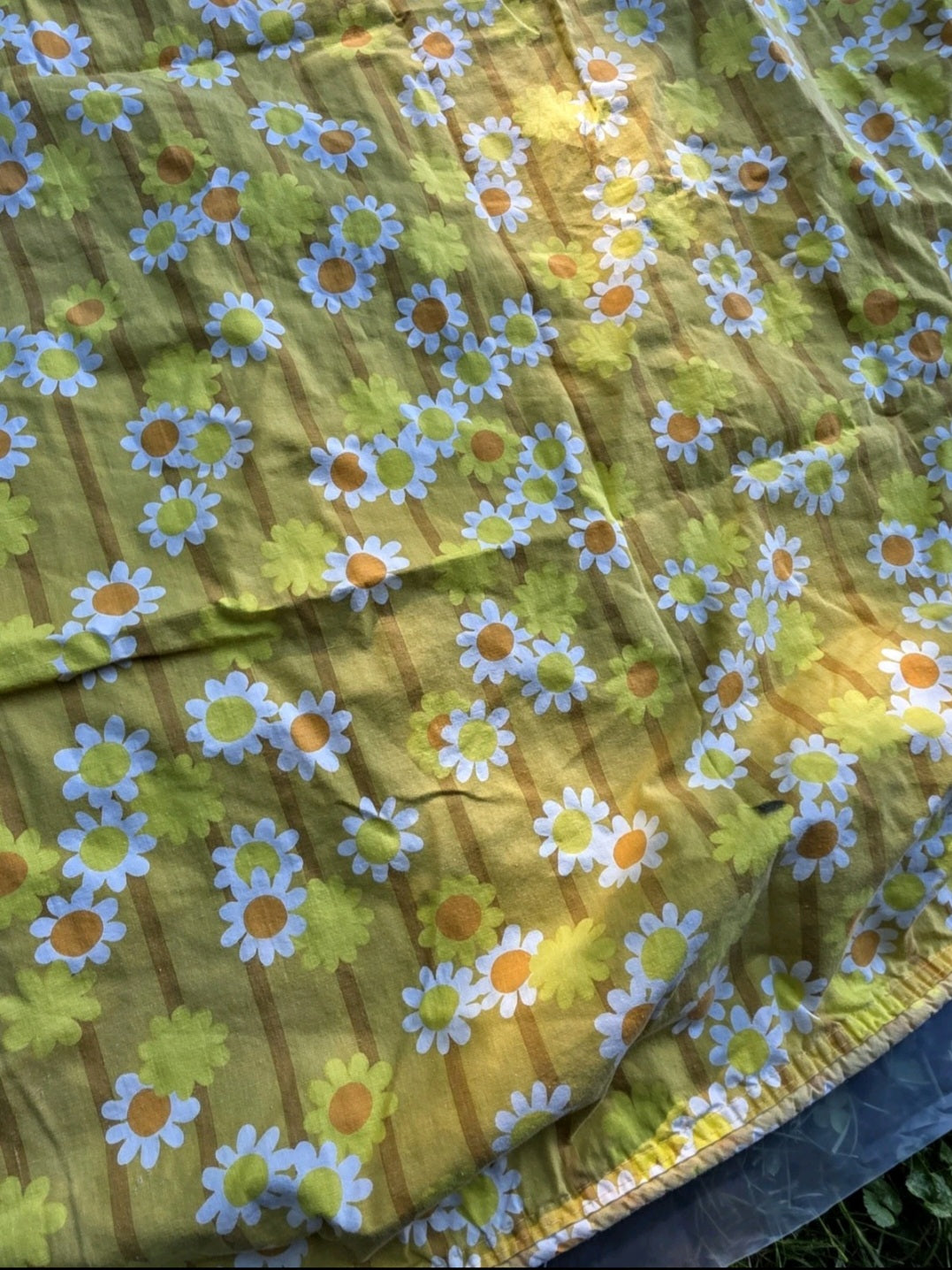 Vintage 1970s Daisy Floral Flower Power Bedspread Yellow White  Retro Hippie