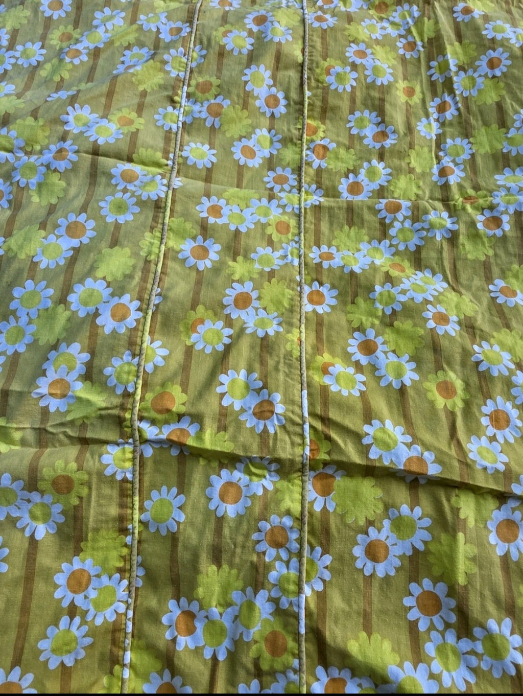 Vintage 1970s Daisy Floral Flower Power Bedspread Yellow White  Retro Hippie