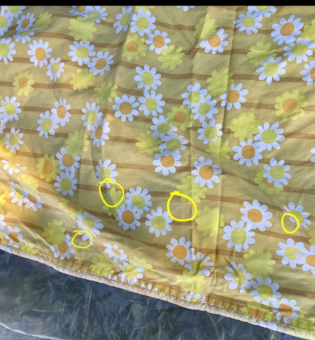 Vintage 1970s Daisy Floral Flower Power Bedspread Yellow White  Retro Hippie