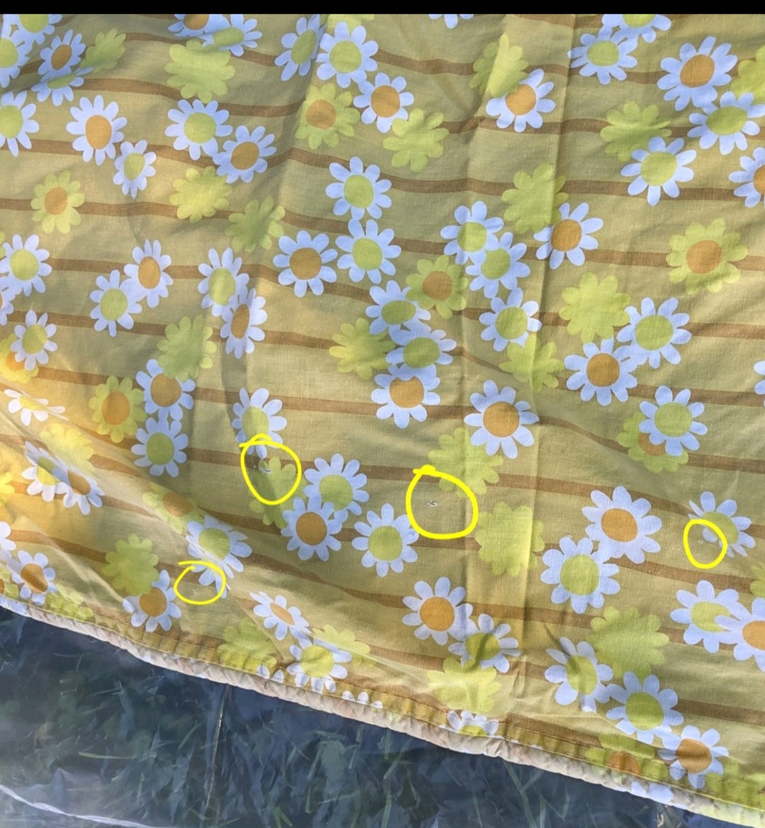 Vintage 1970s Daisy Floral Flower Power Bedspread Yellow White  Retro Hippie