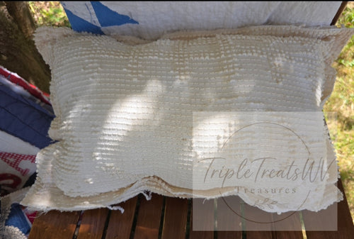 Heirloom Hobnail & Quilt Patriotic USA Pillow (B)